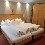Ehrenreich 3* 장크트안톤암아를베르크